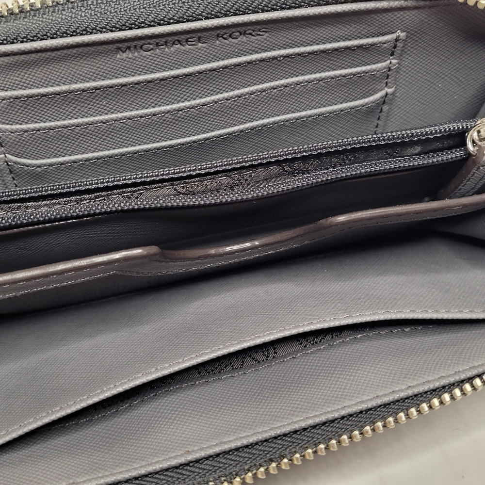 Michael Kors Zip Around Large Jet Set Wallet - Picture 7 of 8